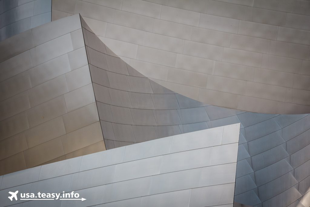 Abstrakte Formen und Flächen bestimmen die Außenhülle der Walt Disney Concert Hall