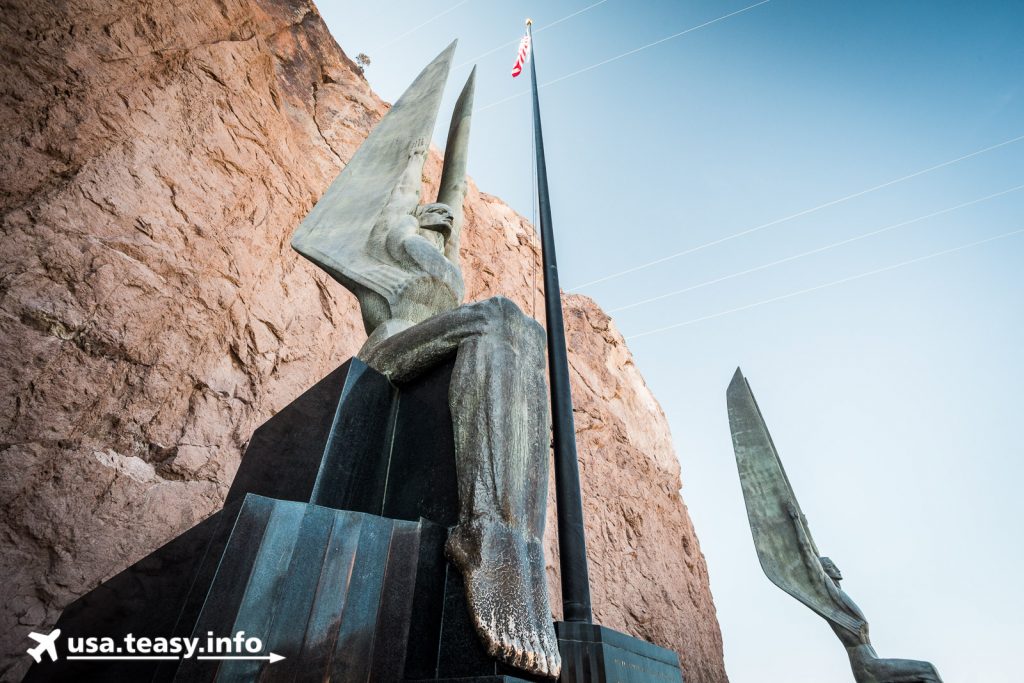 Bronzefiguren am Denkmal beim Hoover Dam.